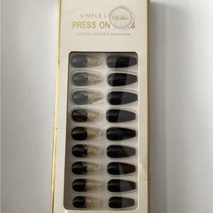 Black and Gold Press-On Nails